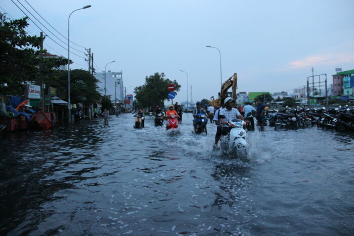 Thấy nước ngập trong mơ thì đánh con số đề may mắn nào?